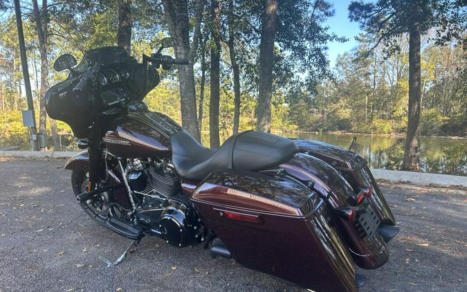 FLHXS 2018 Street Glide® Special