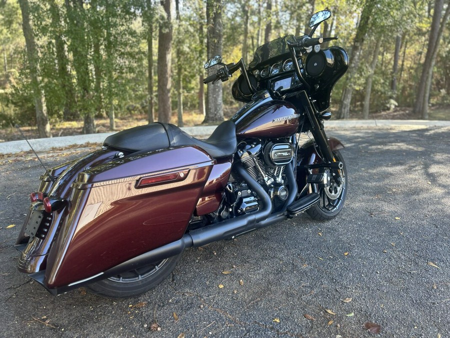 FLHXS 2018 Street Glide® Special