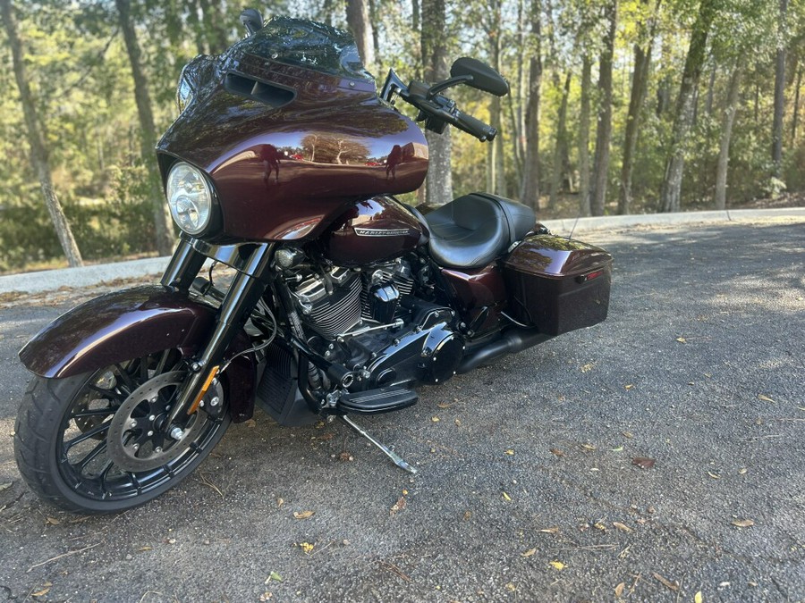 FLHXS 2018 Street Glide® Special