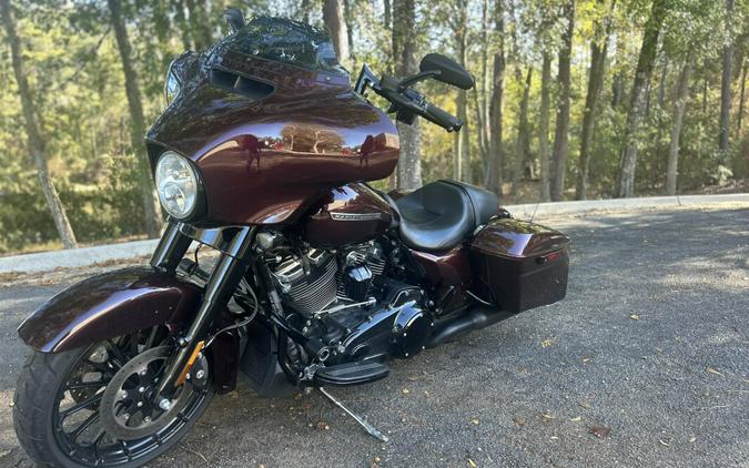 FLHXS 2018 Street Glide® Special
