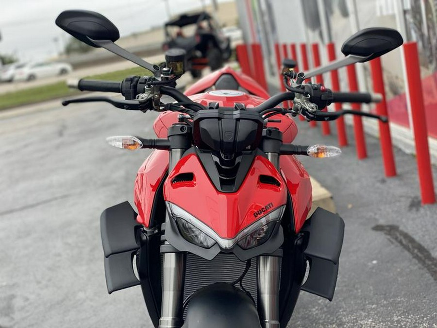 2024 Ducati Streetfighter V4 Red