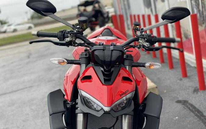 2024 Ducati Streetfighter V4 Red