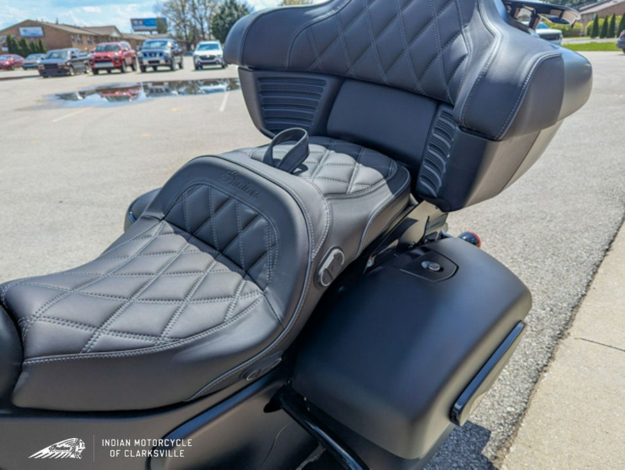 2025 Indian Motorcycle® Roadmaster® PowerPlus Dark Horse® 112 Black Smoke