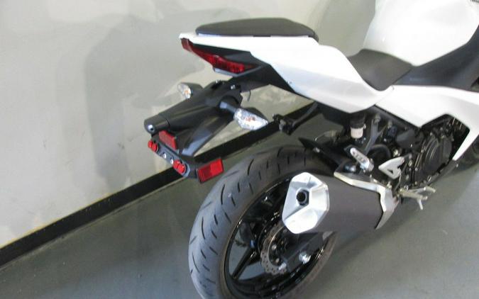 2020 Kawasaki Ninja® 400 ABS Pearl Blizzard White