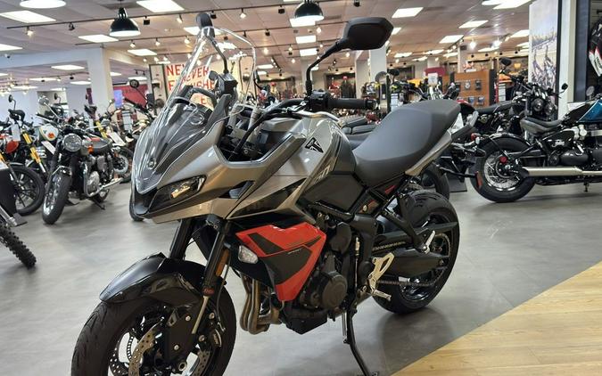 2026 Triumph Tiger Sport 660 Silver ice / Intense orange