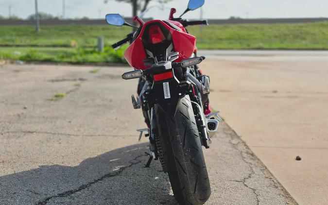 2026 Honda CBR650R E-Clutch