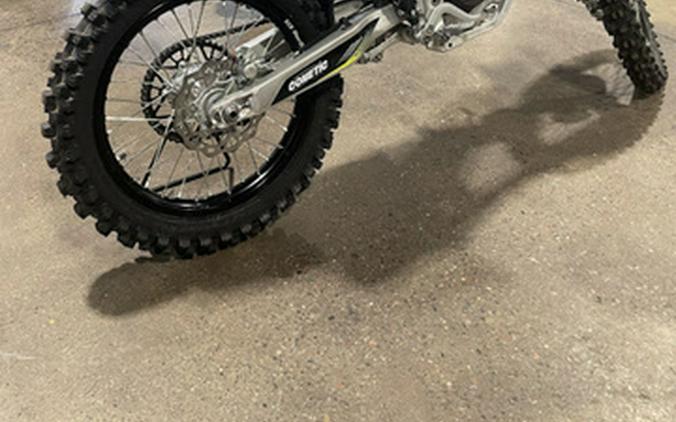 2025 Triumph TF 450-RC Edition Jet BlackPure White