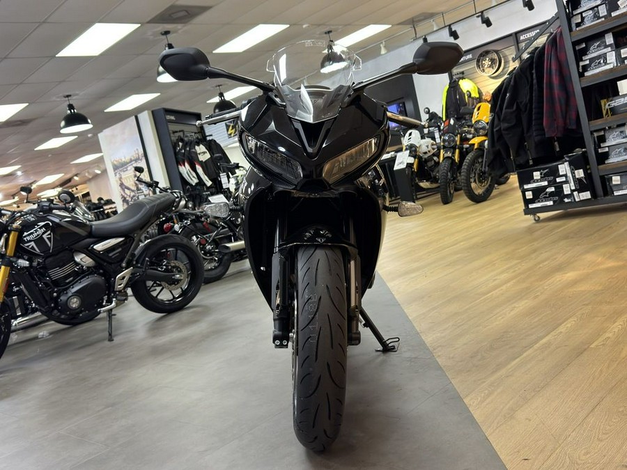2026 Triumph Daytona 660 Sapphire Black