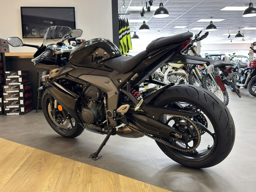 2026 Triumph Daytona 660 Sapphire Black