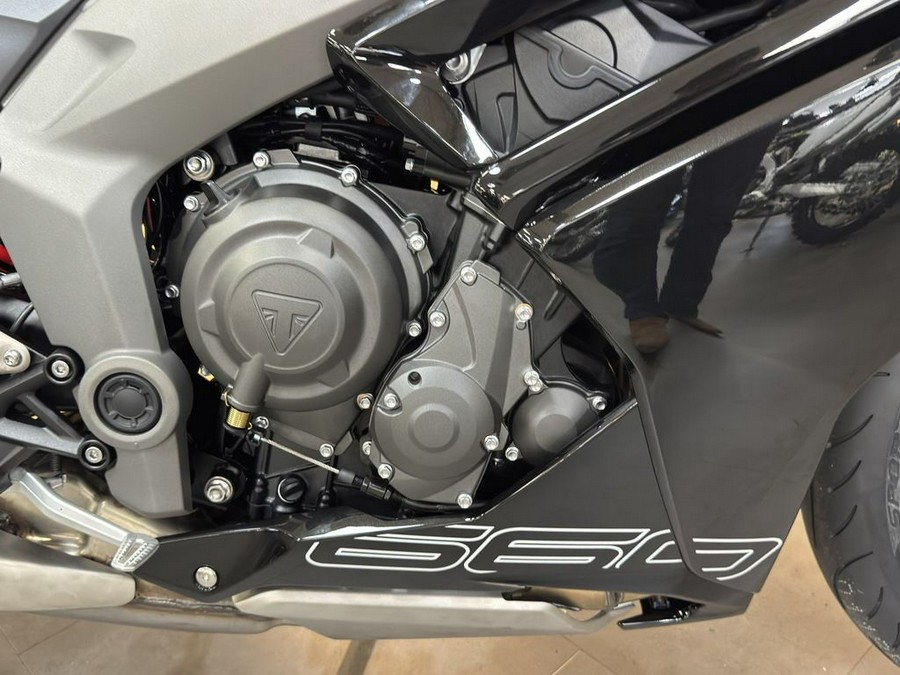 2026 Triumph Daytona 660 Sapphire Black