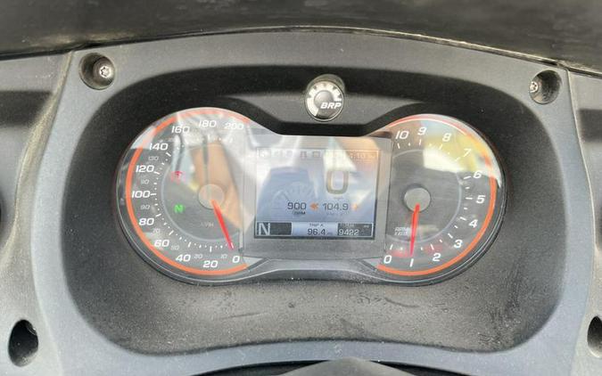 2016 Can-Am® Spyder® RT Limited 6-Speed Semi-Automatic (SE6)