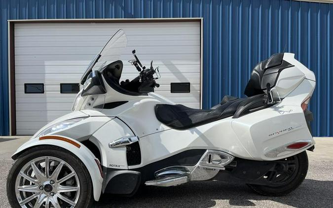 2016 Can-Am® Spyder® RT Limited 6-Speed Semi-Automatic (SE6)