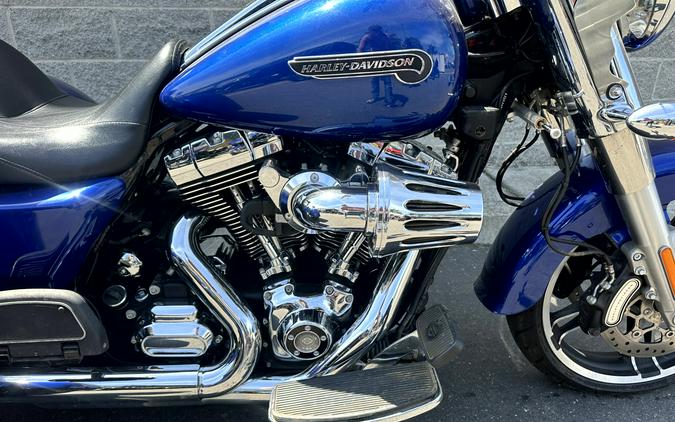 2015 Harley-Davidson® Freewheeler™ Superior Blue