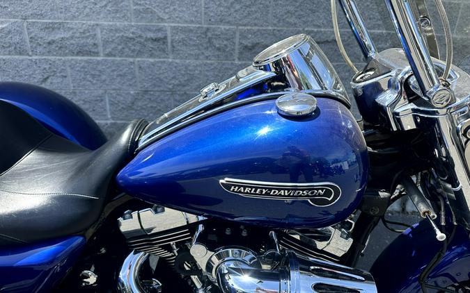 2015 Harley-Davidson® Freewheeler™ Superior Blue