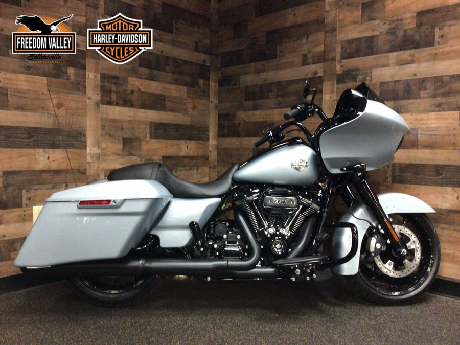 2023 HarleyDavidson® Road Glide® Special Atlas Silver Metallic Black