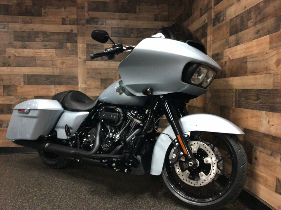 2023 HarleyDavidson® Road Glide® Special Atlas Silver Metallic Black