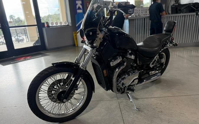 2005 Suzuki Boulevard