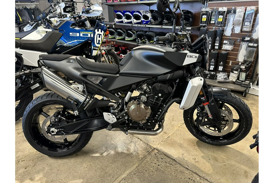 2025 801 Svartpilen - Husqvarna Motorcycles