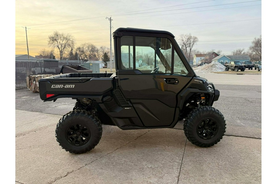 2026 Can-Am SSV DEF XTCAB 65 HD11 BK 26 XT CAB HD11
