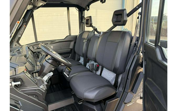 2026 Can-Am SSV DEF XTCAB 65 HD11 BK 26 XT CAB HD11