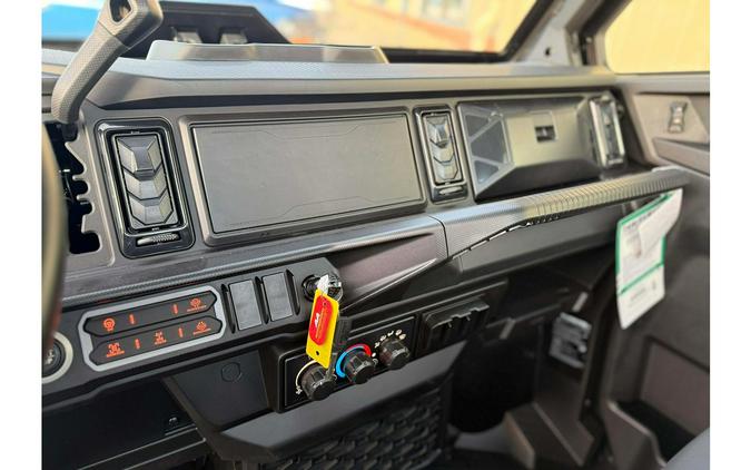 2026 Can-Am SSV DEF XTCAB 65 HD11 BK 26 XT CAB HD11