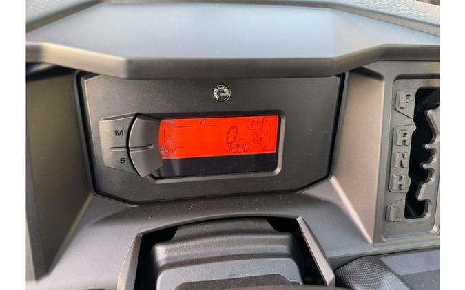 2026 Can-Am SSV DEF XTCAB 65 HD11 BK 26 XT CAB HD11