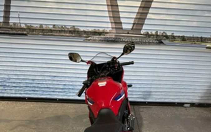 2025 Honda CBR650R E-Clutch