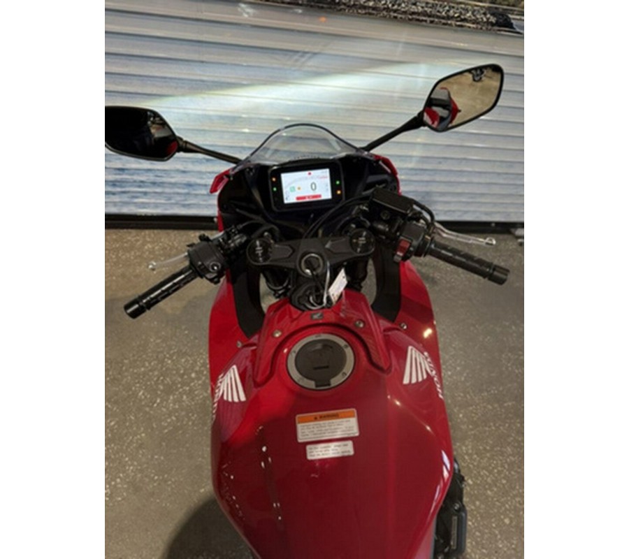 2025 Honda CBR650R E-Clutch