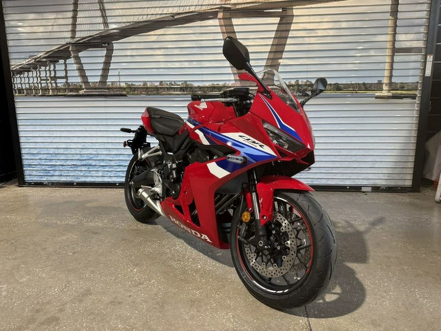 2025 Honda CBR650R E-Clutch