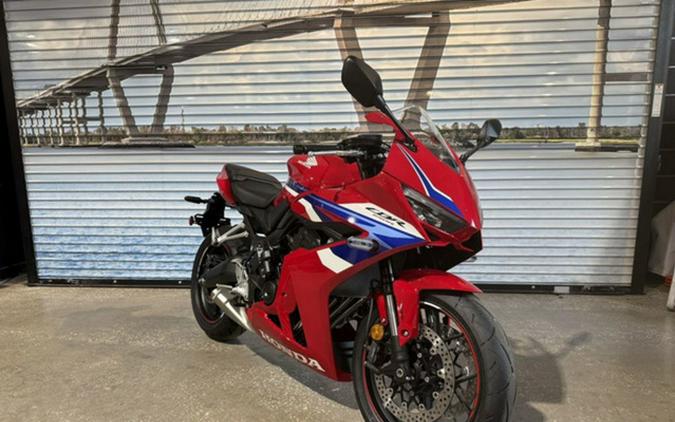 2025 Honda CBR650R E-Clutch