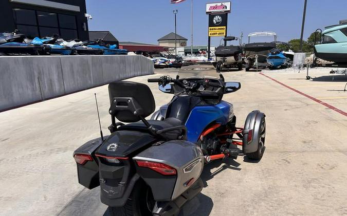 2016 Can-Am® Spyder® F3-T 6-Speed Semi-Automatic (SE6)