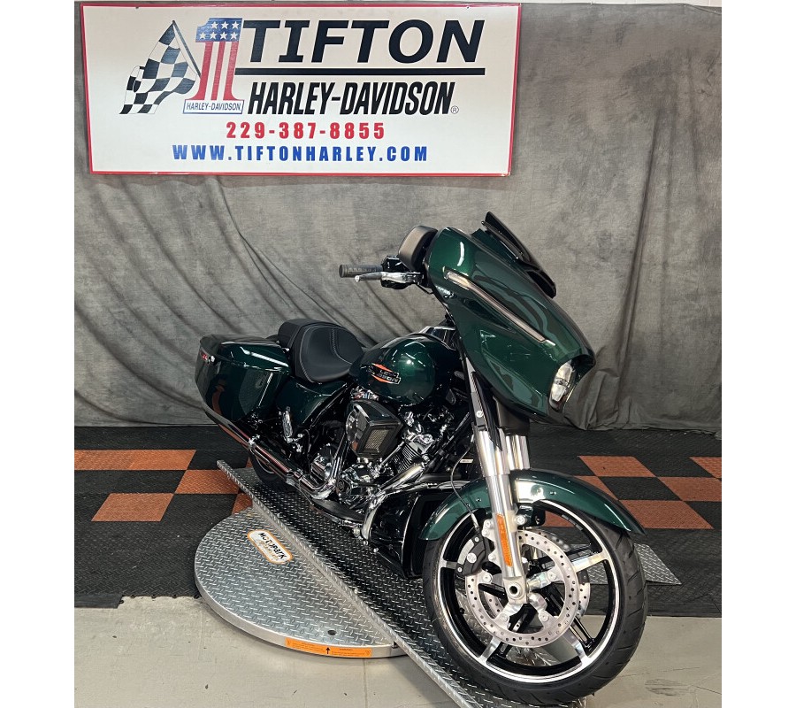 FLHX 2024 Street Glide®