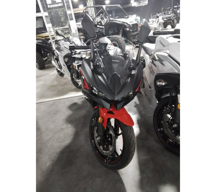 2024 Kawasaki EX500GRFAN