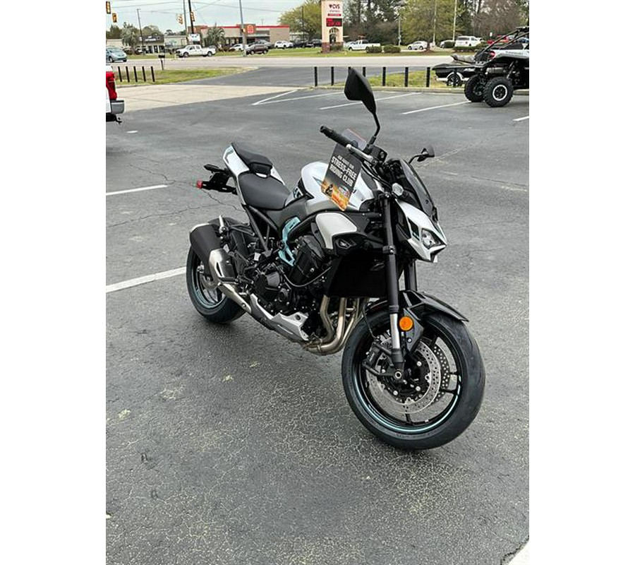 2025 Kawasaki Z900 ABS
