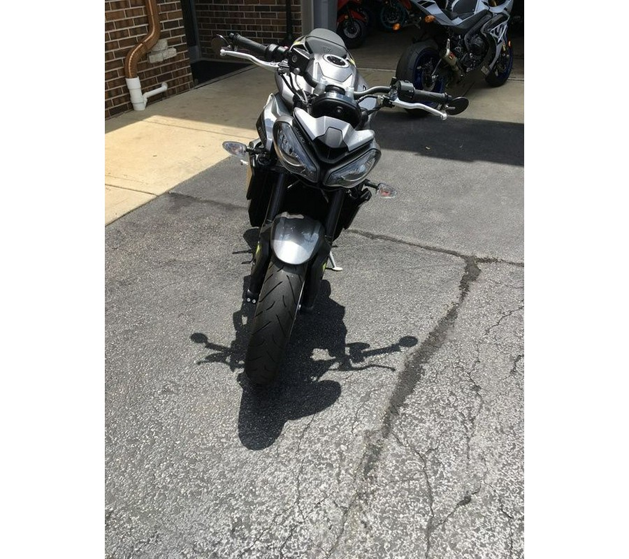 2024 Triumph Street Triple 765 R Silver Ice