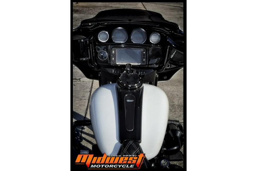 2017 Harley-Davidson® STREET GLIDE SPECIAL