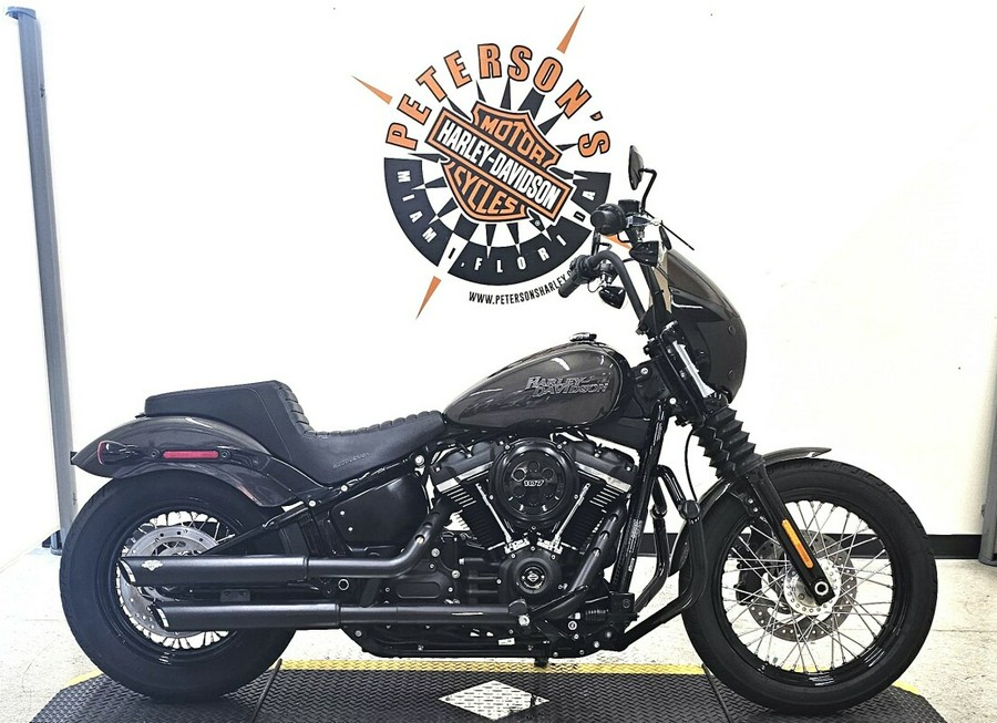 2020 Harley-Davidson® Street Bob® River Rock Gray