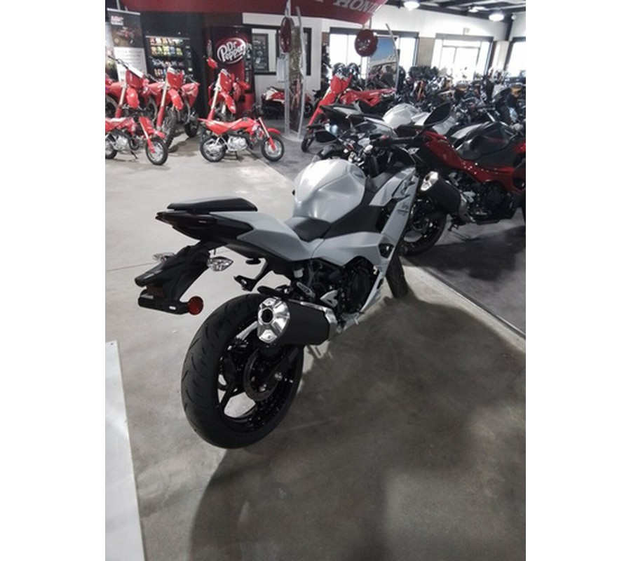 2024 Kawasaki EX500GRFAL