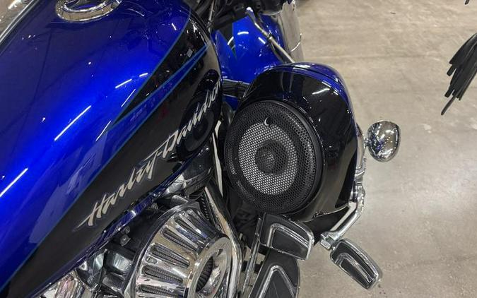 2017 Harley-Davidson® FLHXSE - CVO™ Street Glide®