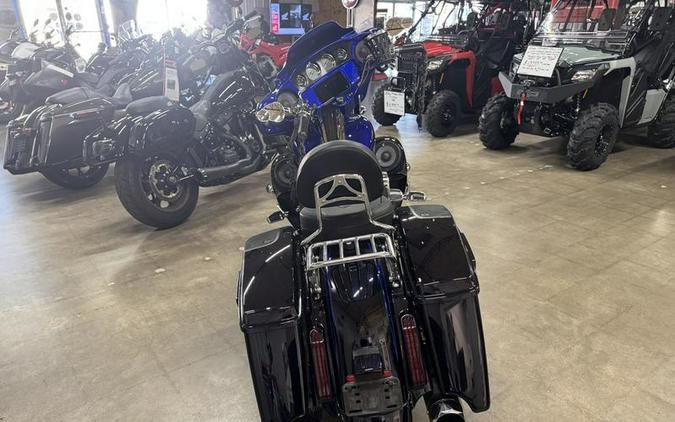 2017 Harley-Davidson® FLHXSE - CVO™ Street Glide®