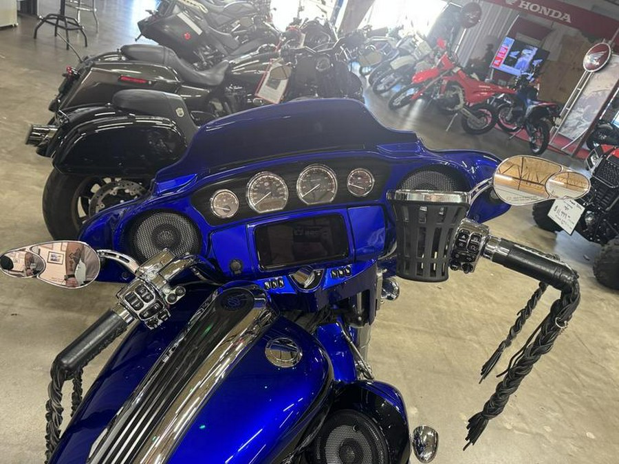 2017 Harley-Davidson® FLHXSE - CVO™ Street Glide®