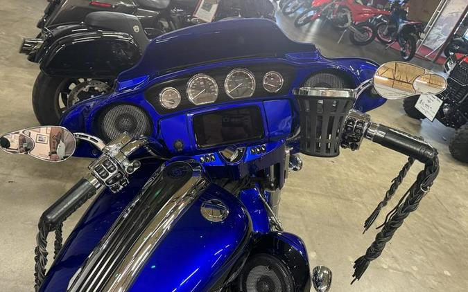 2017 Harley-Davidson® FLHXSE - CVO™ Street Glide®