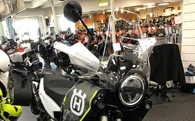 2025 Husqvarna Norden 901 Expedition