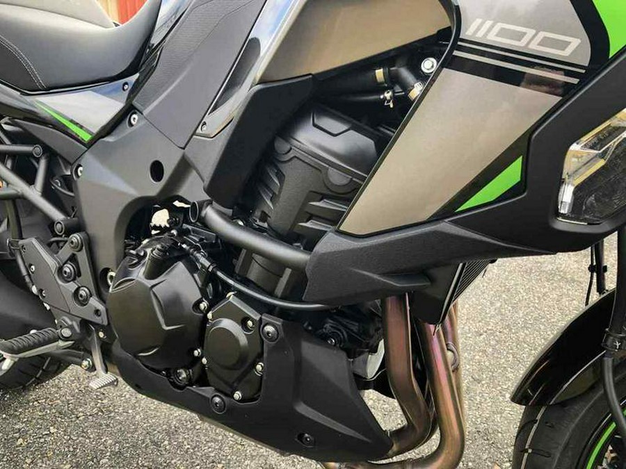 2025 Kawasaki Versys® 1100 SE LT ABS