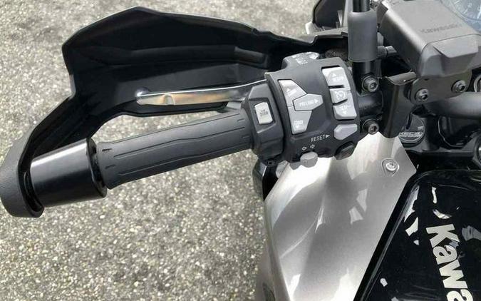 2025 Kawasaki Versys® 1100 SE LT ABS