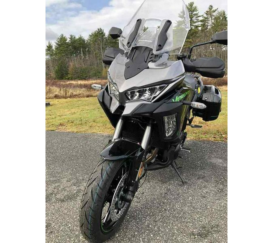 2025 Kawasaki Versys® 1100 SE LT ABS
