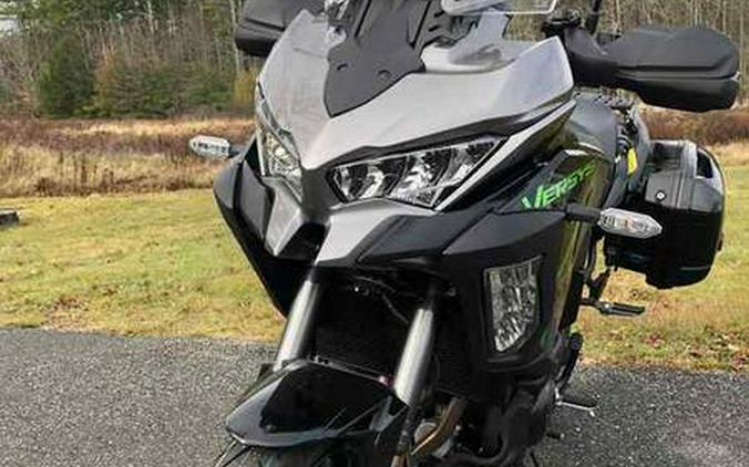 2025 Kawasaki Versys® 1100 SE LT ABS