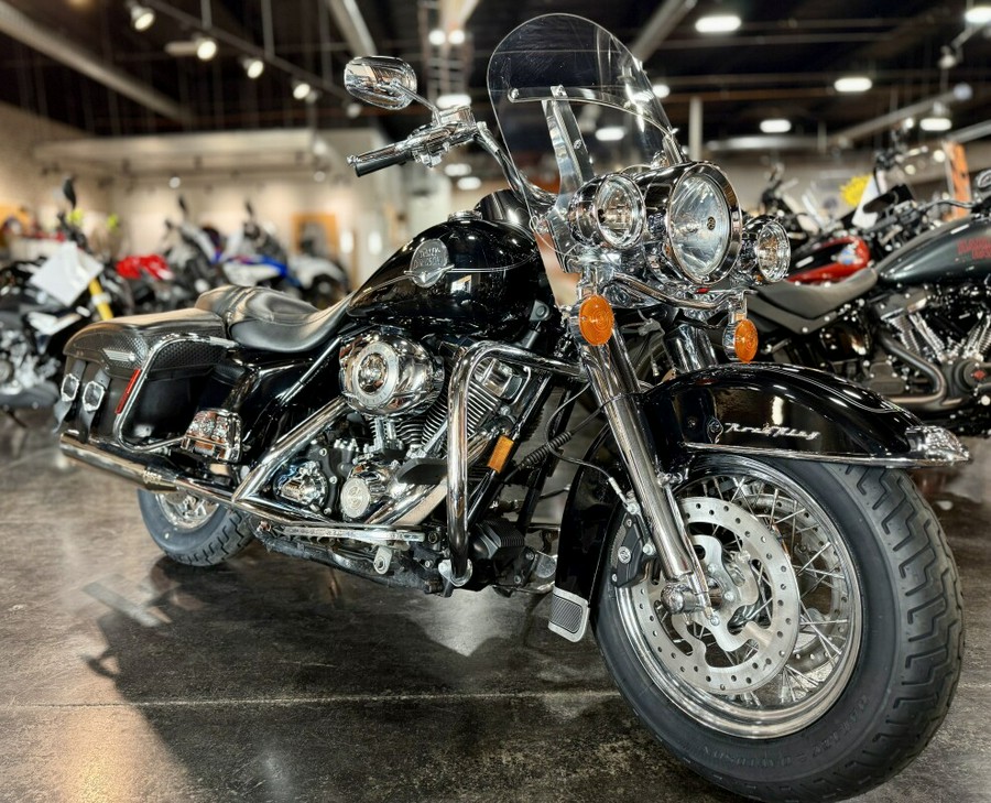 2008 Harley-Davidson® Road King® Classic Vivid Black