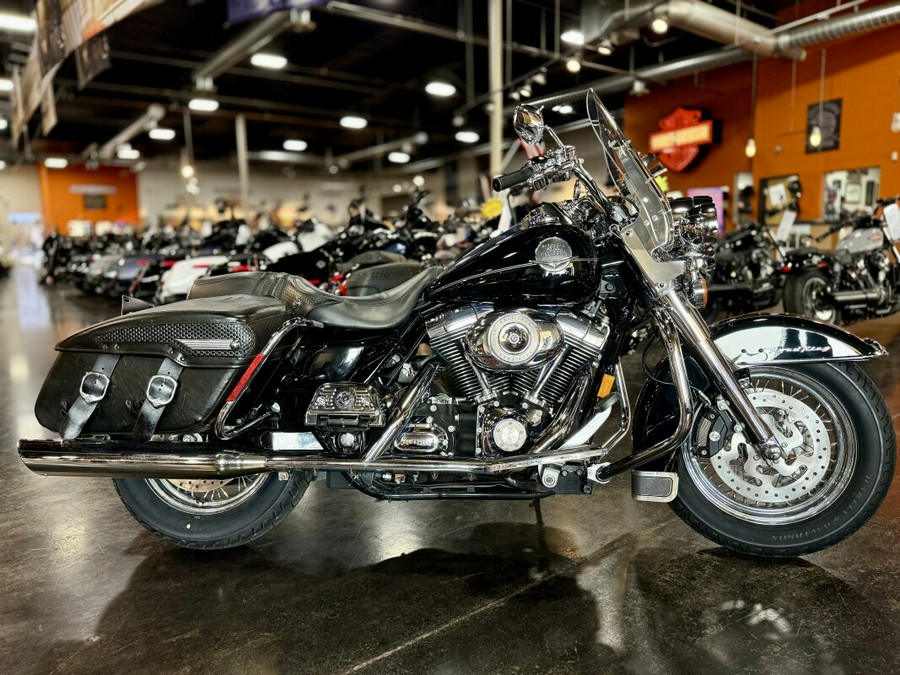 2008 Harley-Davidson® Road King® Classic Vivid Black