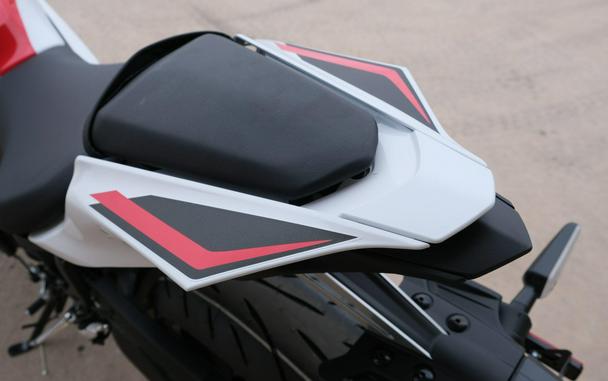 2026 YAMAHA YZF-R7 70TH ANNIVERSARY EDITION